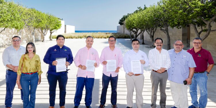 CECyTE BCS fortalece vinculación con tres convenios en Los Cabos