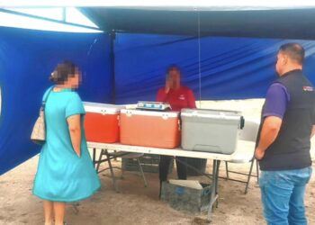 Suspende COEPRIS BCS venta de alimentos en vialidades afectadas por agua de drenaje
