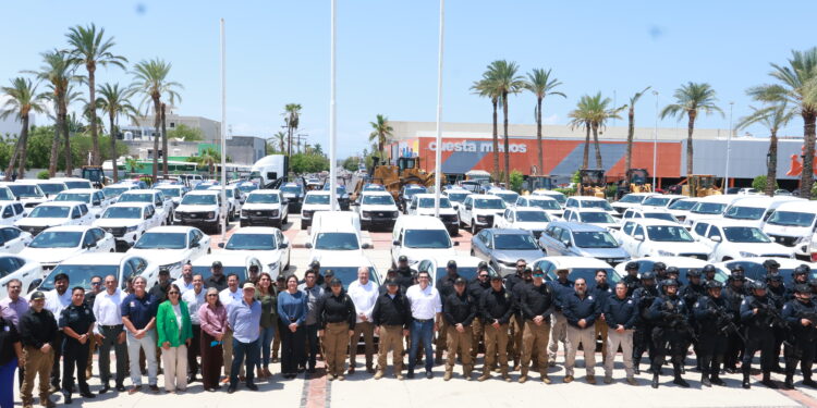 Fortalece Gobierno de BCS capacidad operativa con 81 vehículos y maquinaria por más de 106 mdp