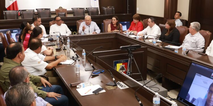 Revisan Gobernador y CFE condiciones del suministro eléctrico en BCS