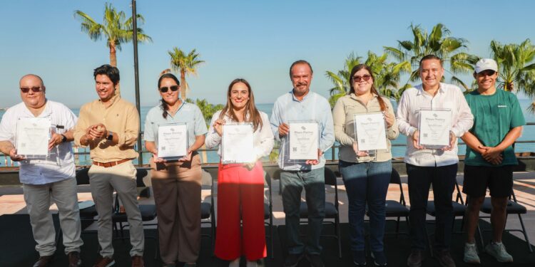 Gobierno de La Paz refrenda su compromiso ambiental con la renovación y ampliación de Playas Platino