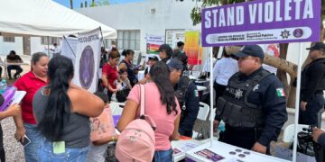 Atiende Mesa Violeta Itinerante a más de 30 mujeres en colonia La Pasión