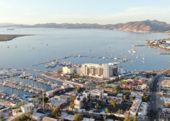 La Paz se consolida como destino turístico con más de 70 mil visitantes vía aérea en julio