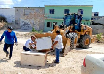 Servicios Públicos realiza jornada de limpieza y descacharrización en Cabo Fierro