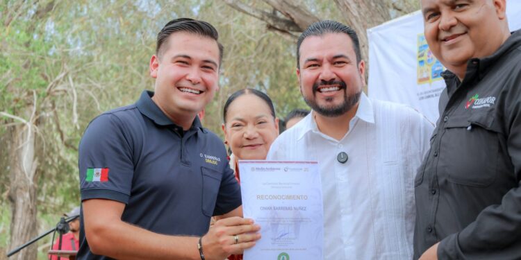 XV Ayuntamiento reconoce a brigadistas y bomberos que protegen el Estero Josefino