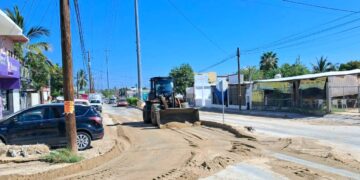 Avanza Servicios Públicos en labores de desazolve y rehabilitación de calles afectadas por lluvias