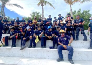 Bomberos de Cabo San Lucas refuerza entrenamiento en rescate en aguas rápidas