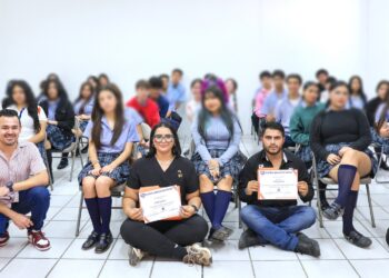 Acercan programa CAJUVE a estudiantes de UNIPAZ para promover relaciones saludables
