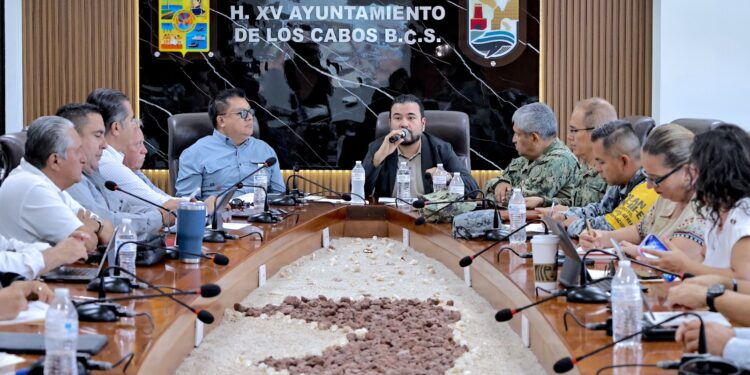 Autoridades dan seguimiento a trabajos prioritarios de limpieza y mantenimiento tras lluvias en Los Cabos