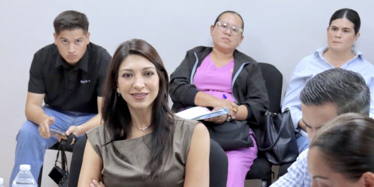 Coordina DIF Los Cabos acciones del Mes Rosa para prevenir el cáncer de mama