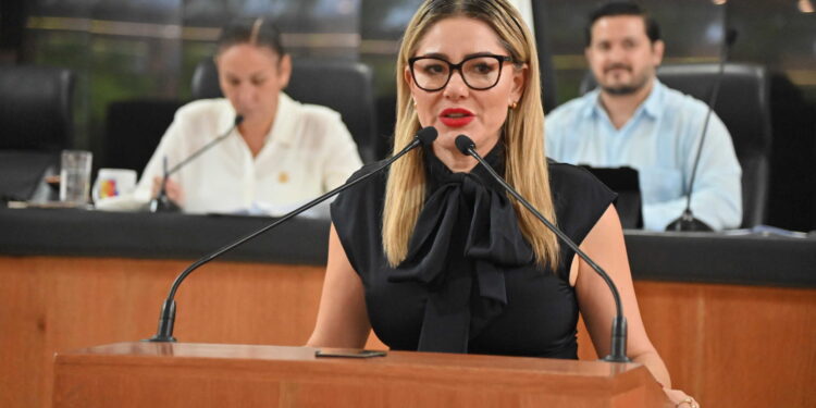 Busca diputada Karina Olivas fortalecer el cabildo abierto y transparencia en ayuntamientos