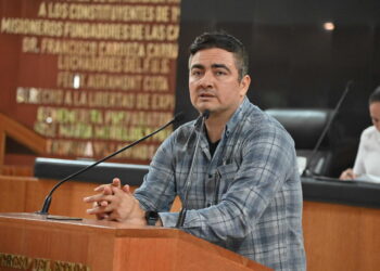   Aprueban Comisión Especial para atender el uso de dispositivos en centros educativos