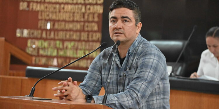  Aprueban Comisión Especial para atender el uso de dispositivos en centros educativos