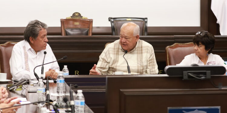 Encabeza gobernador Víctor Castro reunión de seguimiento al Programa de Vivienda para el Bienestar en BCS
