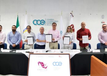 Vincula CECyTE BCS formación estudiantil con el sector empresarial