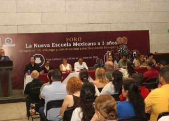 Participan más de 800 docentes de BCS en foro “La Nueva Escuela Mexicana a tres años”