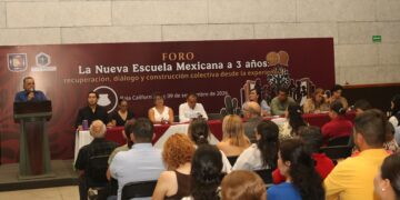 Participan más de 800 docentes de BCS en foro “La Nueva Escuela Mexicana a tres años”