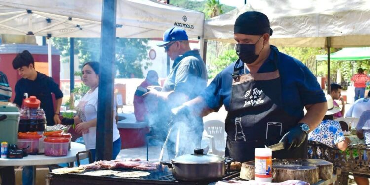 Invita SETUE a celebrar el mes patrio en el Mercado Ranchero de San Antonio