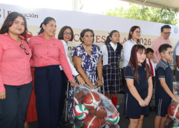 Inicia el ciclo escolar 2026-2027 con más de 220 mil estudiantes en BCS