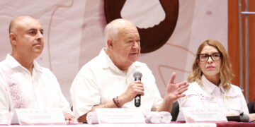 Entrega Gobernador 55 certificados de competencias laborales en La Paz