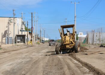 Intensifica Ayuntamiento de La Paz rehabilitación de vialidades y limpieza de colonias