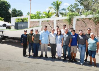 Fortalecen labor ambiental de Guardianas del Conchalito con entrega de remolque