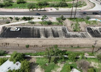 Ayuntamiento de La Paz construye estacionamiento al Parque Lineal “Camino de Paz”