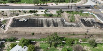 Ayuntamiento de La Paz construye estacionamiento al Parque Lineal “Camino de Paz”