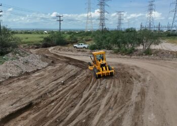 Continúan trabajos preventivos de limpieza en La Paz