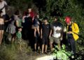 Bomberos de La Paz rescatan a 15 personas atrapadas en el arroyo San Blas