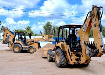 Refuerza Ayuntamiento de Los Cabos mantenimiento de la Transpeninsular y vialidades en SJC y CSL