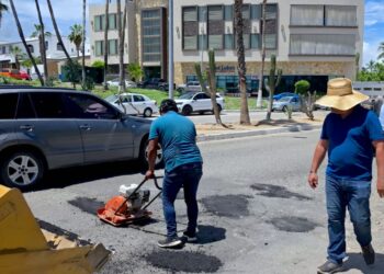 Refuerza Gobierno de Los Cabos programa de bacheo en San José del Cabo tras lluvias