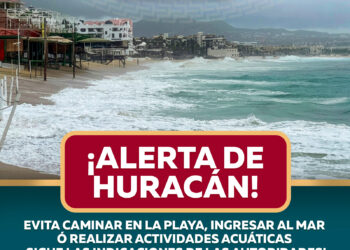 Por oleaje elevado, Protección Civil de Los Cabos exhorta a ciudadanía a no acudir a playas ni acercarse a la orilla