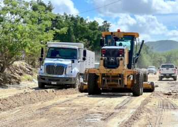 Servicios Públicos mantiene operativo permanente de rehabilitación vial tras huracán Marie