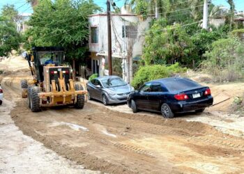 Servicios Públicos mantiene labores de desazolve y retiro de material en vialidades de Los Cabos