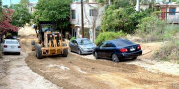 Servicios Públicos mantiene labores de desazolve y retiro de material en vialidades de Los Cabos