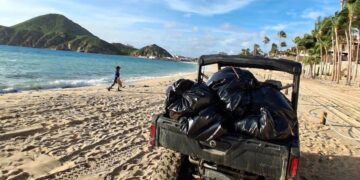 ZOFEMAT Los Cabos retira 13 toneladas de residuos y 786 llantas en playa El Médano