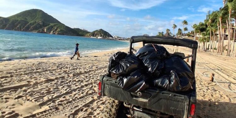 ZOFEMAT Los Cabos retira 13 toneladas de residuos y 786 llantas en playa El Médano