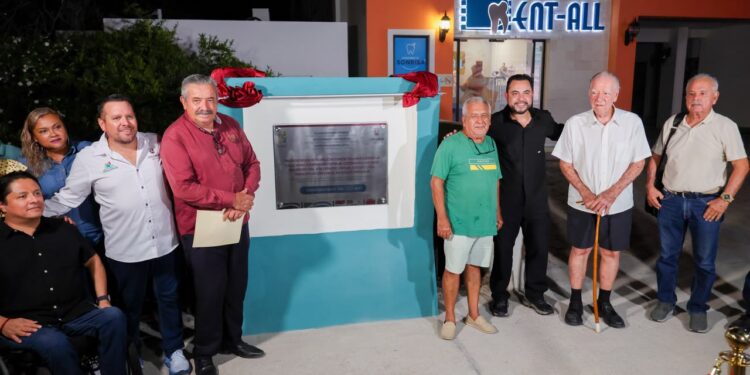 Entrega Ayuntamiento de Los Cabos pavimentación integral de la calle Ignacio Zaragoza en el Centro de San José del Cabo