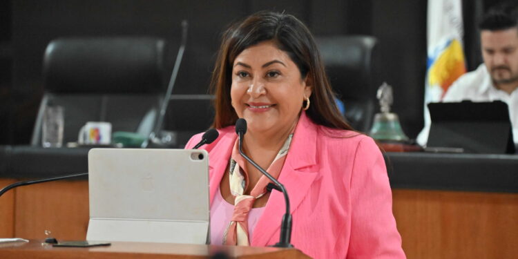 Proponen derecho de licencia para el cuidado de menores de edad con enfermedades graves