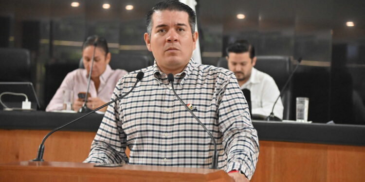 Exhortan a gobiernos municipales a controlar la contaminación lumínica