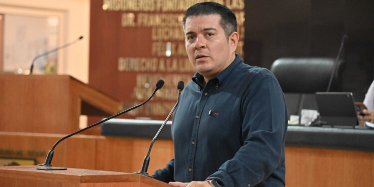Aprueban presentar al Congreso de la Unión reformas de atención médica y administrativa continua