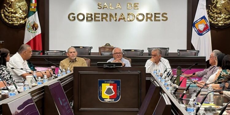 Acuerdan acciones para una entrega-recepción ordenada y transparente en la Oficina del Ejecutivo