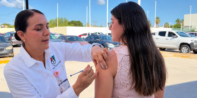 Avanza campaña de vacunación contra COVID-19 en BCS; la meta es aplicar 87 mil 740 dosis