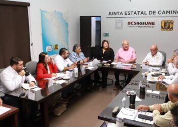 Encabeza Víctor Castro sesión del Consejo de la Junta Estatal de Caminos; reportan avance del 75% en obras