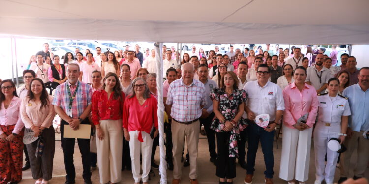 Conmemora Víctor Castro lucha contra el cáncer de mama y destaca acciones para su detección temprana en BCS