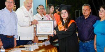 Reconoce Gobernador avances académicos del CECyTE BCS