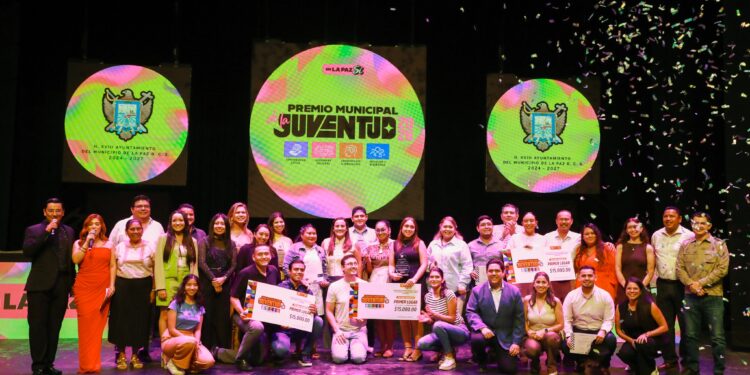 Reconoce Ayuntamiento de La Paz talento paceño con el Premio Municipal de la Juventud 2026