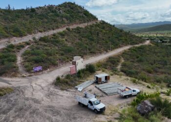 Inicia instalación de alumbrado público en el Cerro Atravesado