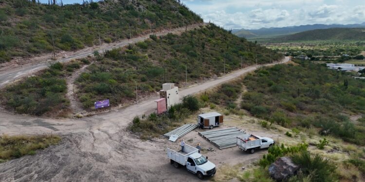 Inicia instalación de alumbrado público en el Cerro Atravesado